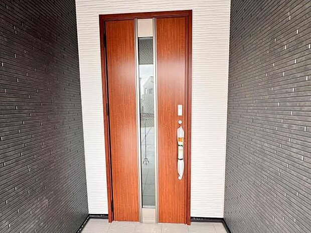 いつも気持ちよくご家族を迎えられる玄関です。