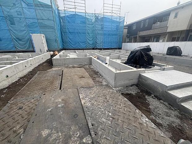 駐車場ももちろん完備しておりますのでお車所有の方にも心強いです。