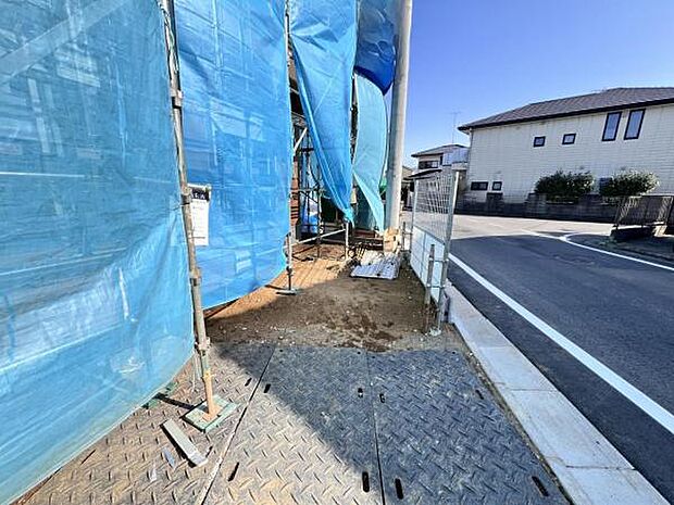 駐車場ももちろん完備しておりますのでお車所有の方にも心強いです。