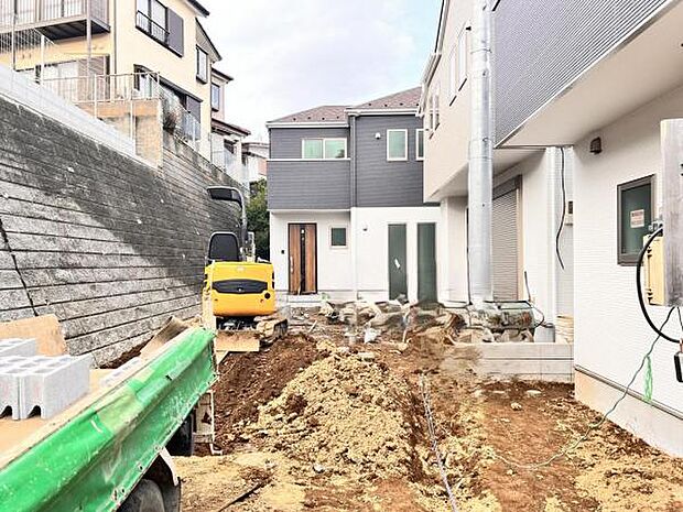 駐車場ももちろん完備しておりますのでお車所有の方にも心強いです。