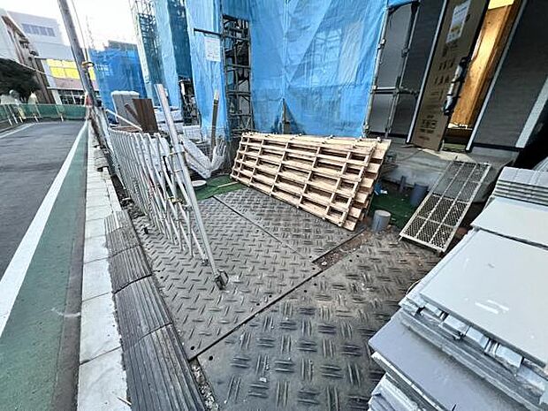 駐車場ももちろん完備しておりますのでお車所有の方にも心強いです。