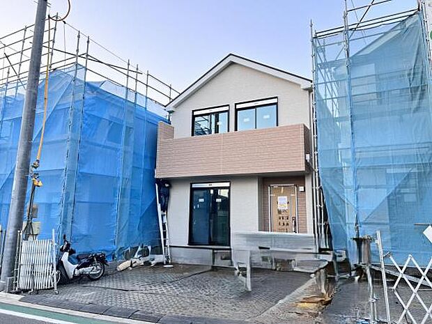 駐車場ももちろん完備しておりますのでお車所有の方にも心強いです。