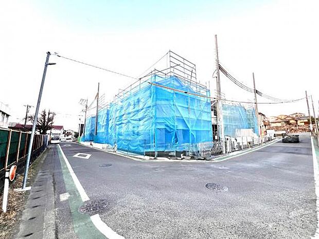 前面道路を含めた現地写真です。