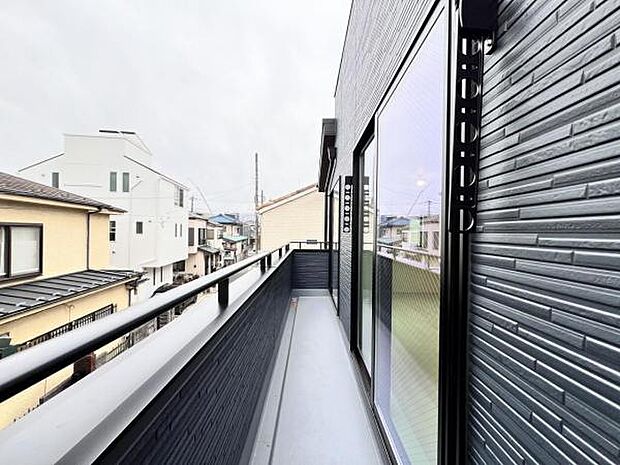 お洗濯ものを気持ち良く太陽の光で干せるのが嬉しいですね。