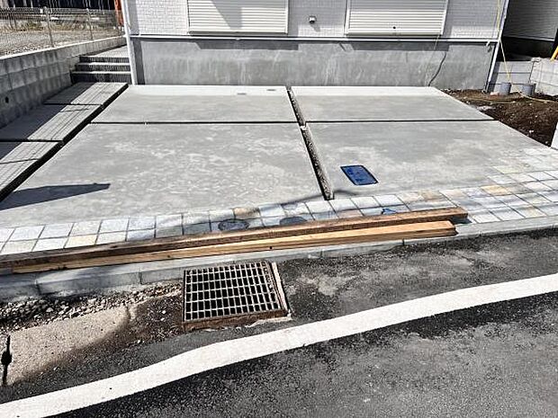 駐車場ももちろん完備しておりますのでお車所有の方にも心強いです。