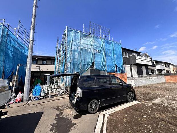 前面道路を含めた現地写真です。