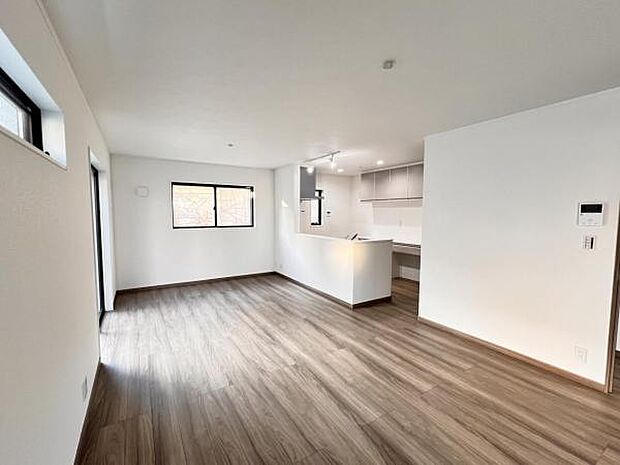 家族団らんの場所としてゆったりと居心地の良いリビングです。