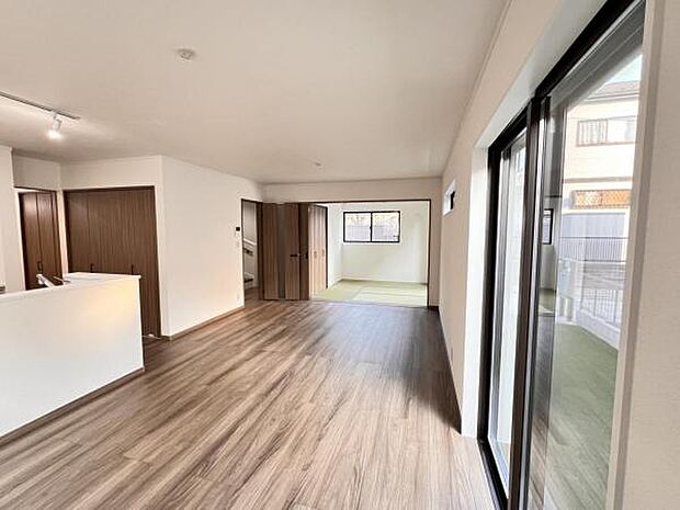ご家族の温かい時間を演出するダイニングスペースです。