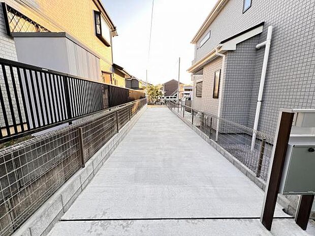 駐車場ももちろん完備しておりますのでお車所有の方にも心強いです。