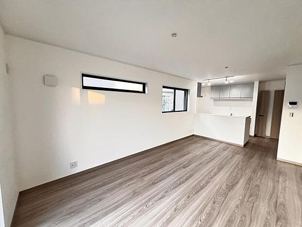 リビングダイニングになります。ご家族そろっての素敵な空間になりそうですね。