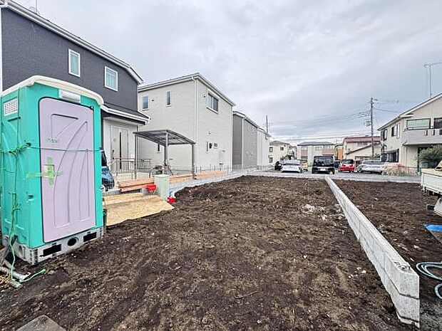 駐車場ももちろん完備しておりますのでお車所有の方にも心強いです。