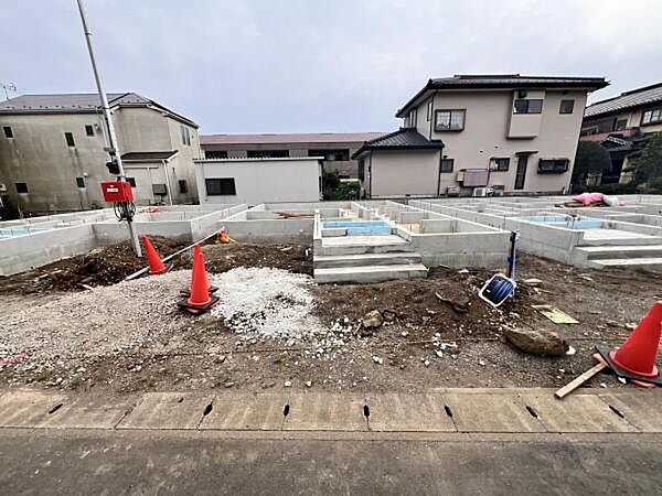 駐車場ももちろん完備しておりますのでお車所有の方にも心強いです。