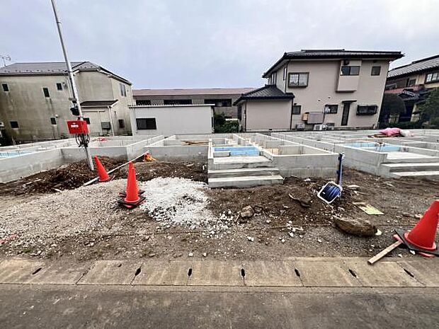 駐車場ももちろん完備しておりますのでお車所有の方にも心強いです。
