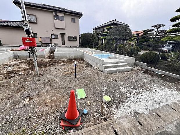 駐車場ももちろん完備しておりますのでお車所有の方にも心強いです。