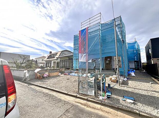 前面道路を含めた現地写真です。