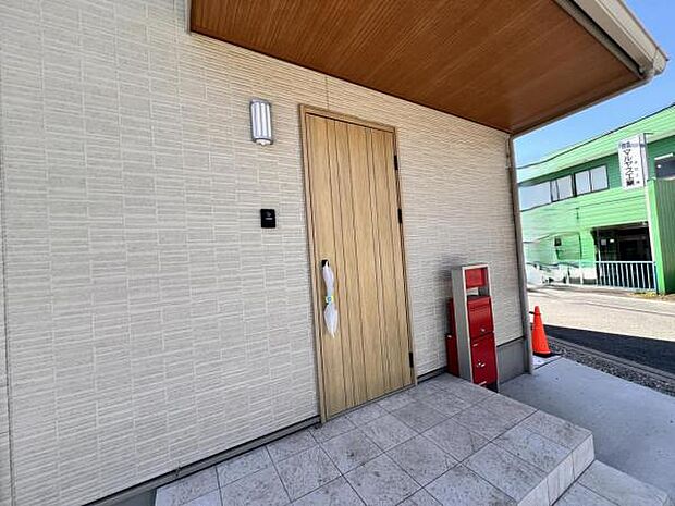 いつも気持ちよくご家族を迎えられる玄関です。