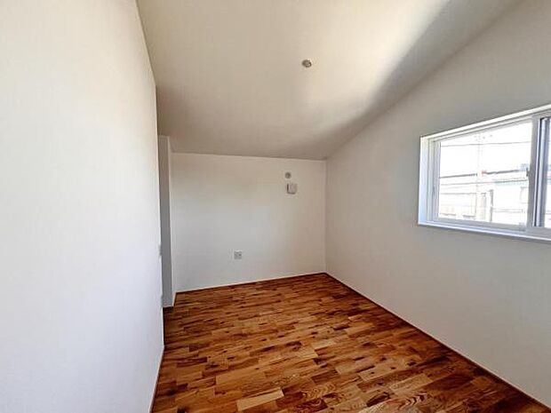 子供部屋にもちょうど良い大きさのお部屋です。