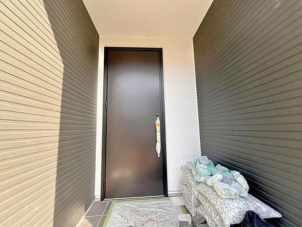 いつも気持ちよくご家族を迎えられる玄関です。