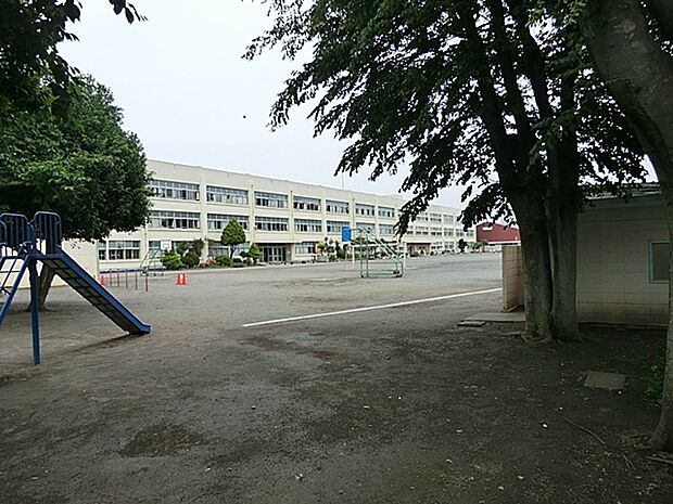 大和市立西鶴間小学校まで約600m(徒歩8分)