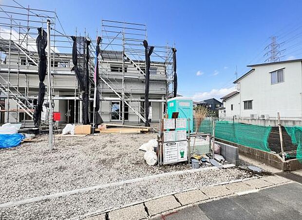 駐車場ももちろん完備しておりますのでお車所有の方にも心強いです。