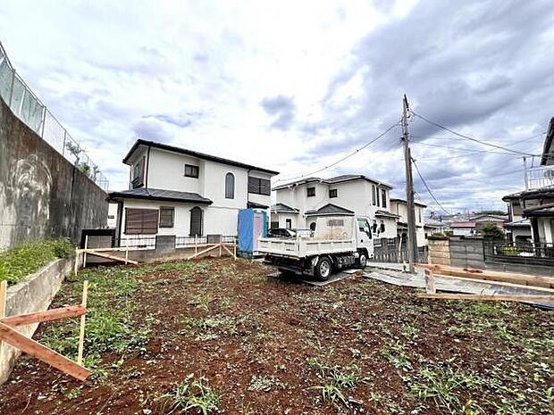 駐車場ももちろん完備しておりますのでお車所有の方にも心強いです。