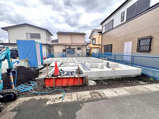 駐車場ももちろん完備しておりますのでお車所有の方にも心強いです。