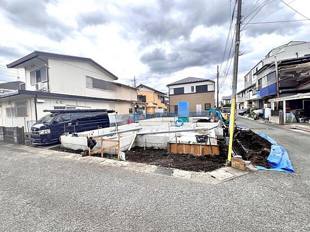 駐車場ももちろん完備しておりますのでお車所有の方にも心強いです。