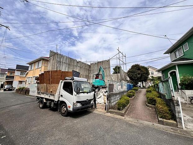 駐車場ももちろん完備しておりますのでお車所有の方にも心強いです。