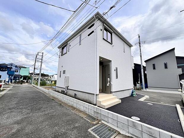 駐車場ももちろん完備しておりますのでお車所有の方にも心強いです。