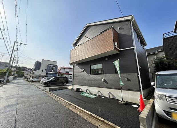 駐車場ももちろん完備しておりますのでお車所有の方にも心強いです。
