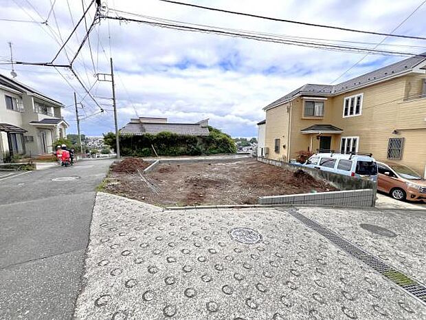 駐車場ももちろん完備しておりますのでお車所有の方にも心強いです。