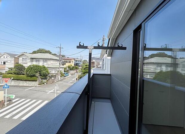 お洗濯ものを気持ち良く太陽の光で干せるのが嬉しいですね。