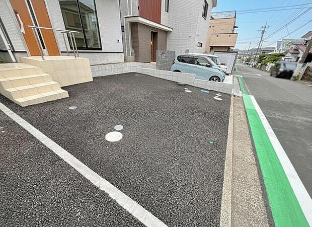 駐車場ももちろん完備しておりますのでお車所有の方にも心強いです。