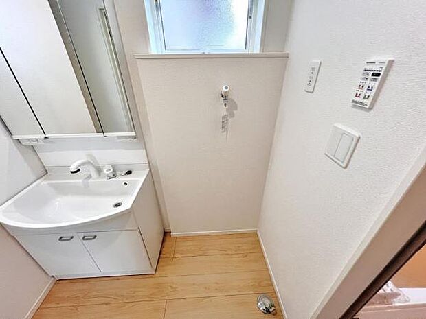お天気を気にせずお洗濯ができ、室内干し可能です。