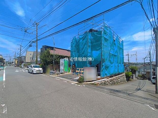 前面道路を含めた現地写真です。