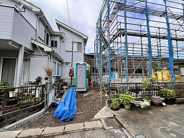 駐車場ももちろん完備しておりますのでお車所有の方にも心強いです。