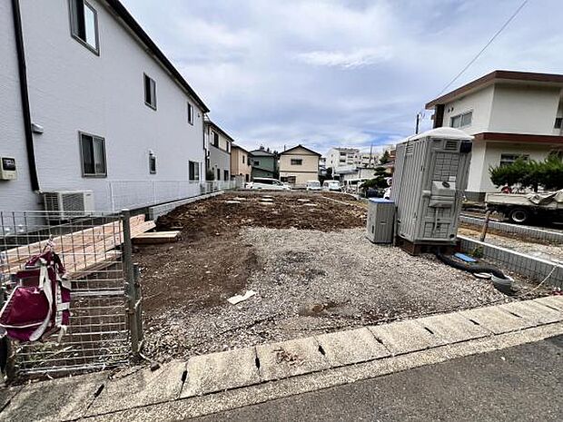 駐車場ももちろん完備しておりますのでお車所有の方にも心強いです。