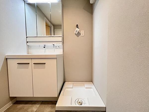 お天気を気にせずお洗濯ができ、室内干し可能です。