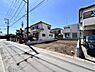 外観：前面道路を含めた現地写真です。