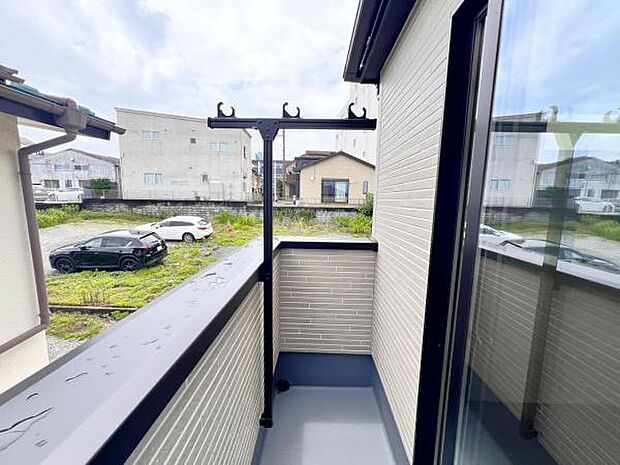 お洗濯ものを気持ち良く太陽の光で干せるのが嬉しいですね。