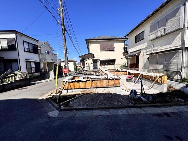 駐車場ももちろん完備しておりますのでお車所有の方にも心強いです。