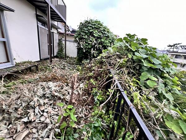 お庭スペースは、ガーデニングやお子様との外遊びなど多彩な用途でお楽しみいただけます。