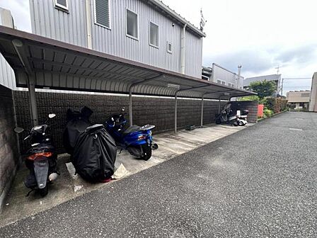 敷地内の駐輪場です。