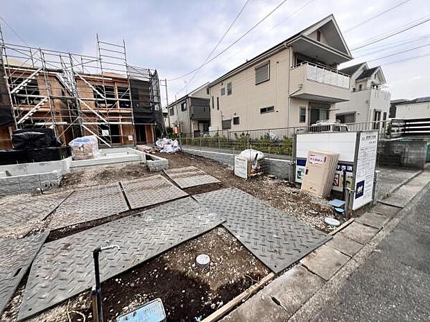 駐車場ももちろん完備しておりますのでお車所有の方にも心強いです。