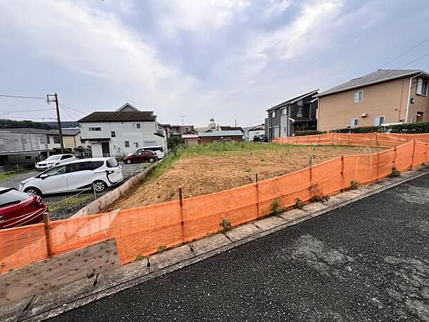 駐車場ももちろん完備しておりますのでお車所有の方にも心強いです。