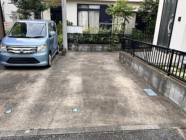 駐車場ももちろん完備しておりますのでお車所有の方にも心強いです。