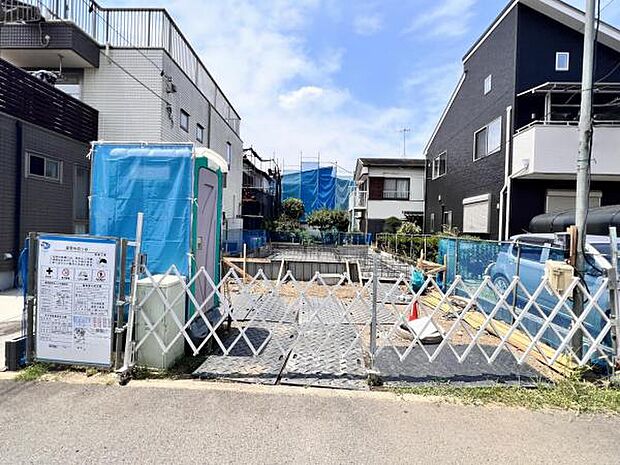 駐車場ももちろん完備しておりますのでお車所有の方にも心強いです。