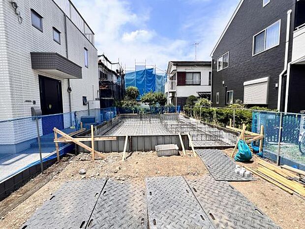 駐車場ももちろん完備しておりますのでお車所有の方にも心強いです。