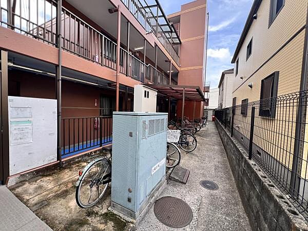 敷地内の駐輪場です。
