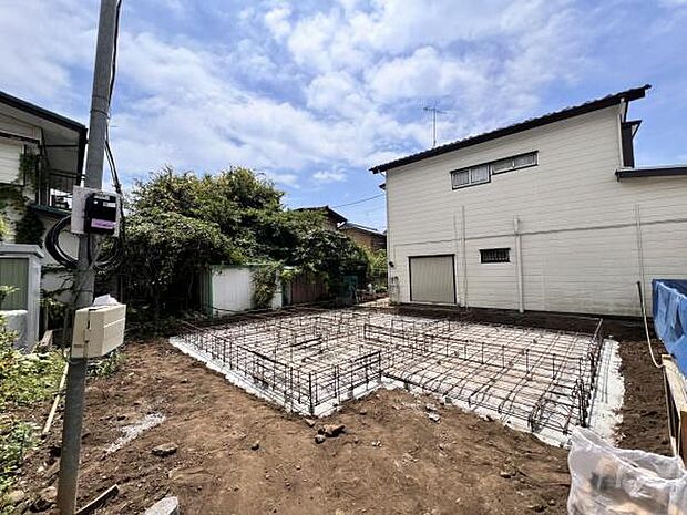 駐車場ももちろん完備しておりますのでお車所有の方にも心強いです。